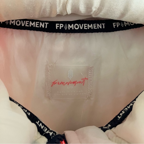 NWT FP Movement In A Bubble Printed Puffer Vest. - Picture 6 of 7